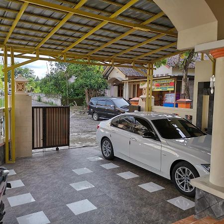 Nariska Suite Homestay Γιογκιακάρτα Εξωτερικό φωτογραφία