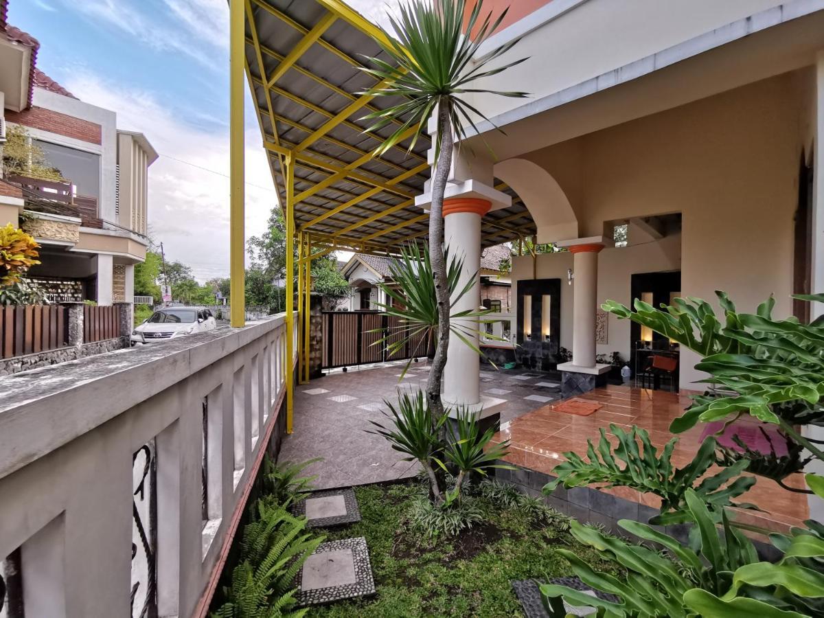 Nariska Suite Homestay Γιογκιακάρτα Εξωτερικό φωτογραφία