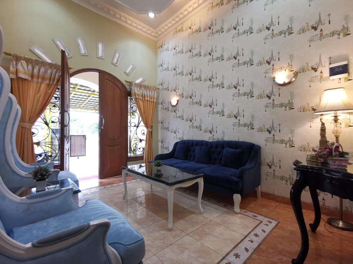 Nariska Suite Homestay Γιογκιακάρτα Εξωτερικό φωτογραφία