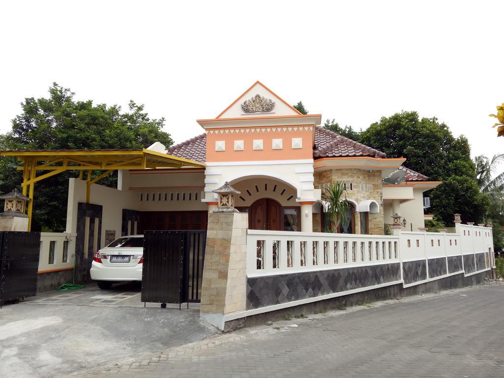 Nariska Suite Homestay Γιογκιακάρτα Εξωτερικό φωτογραφία